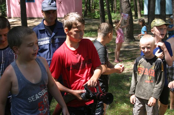 В рамках акции «Безопасный отдых» спасатели посетили лагерь «Орленок» (фото) (фото) - фото 4