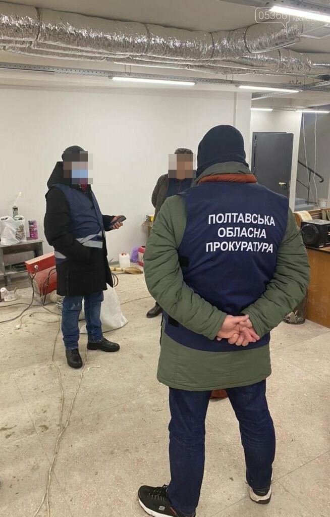 20 тисяч доларів посадовцю: працівники Полтавського ДБР затримали податківця і посередника, фото-1