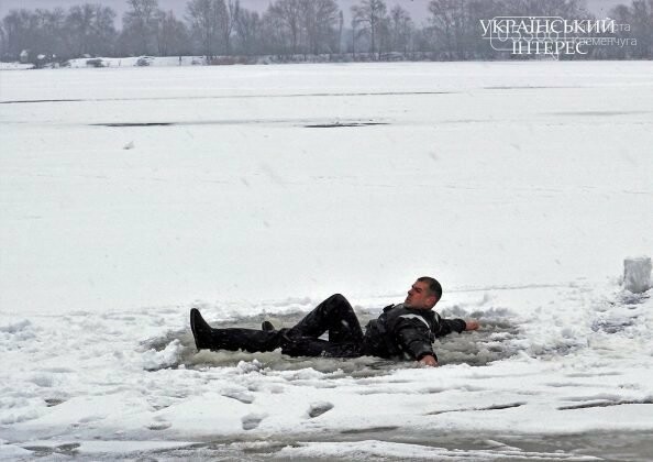 Що робити, якщо провалився під лід: основні правила безпеки на воді взимку, фото-3