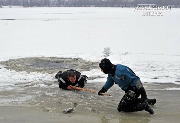 Що робити, якщо провалився під лід: основні правила безпеки на воді взимку, фото-9