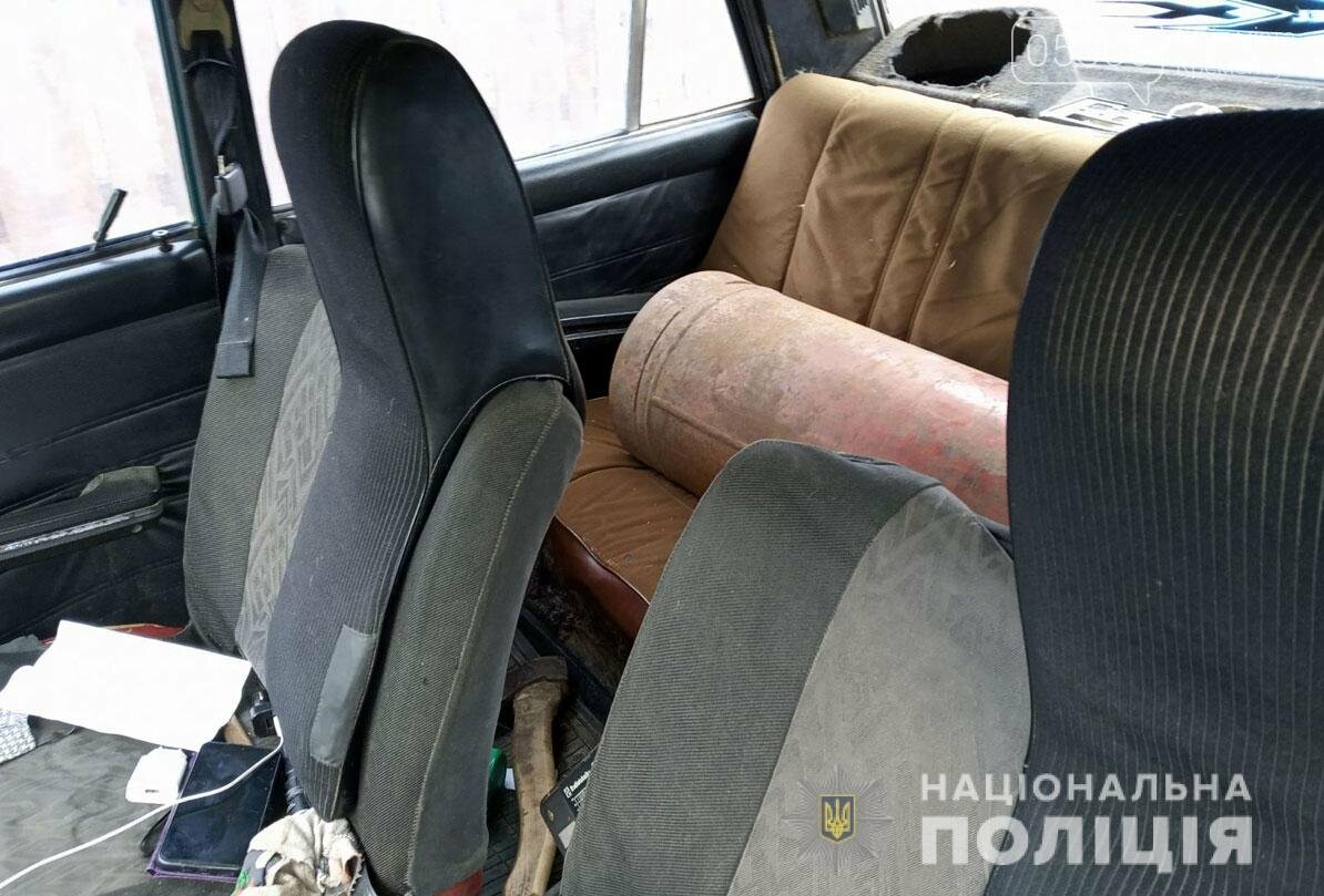 На Полтавщині чоловік хотів зірвати себе разом з автомобілем, фото-2