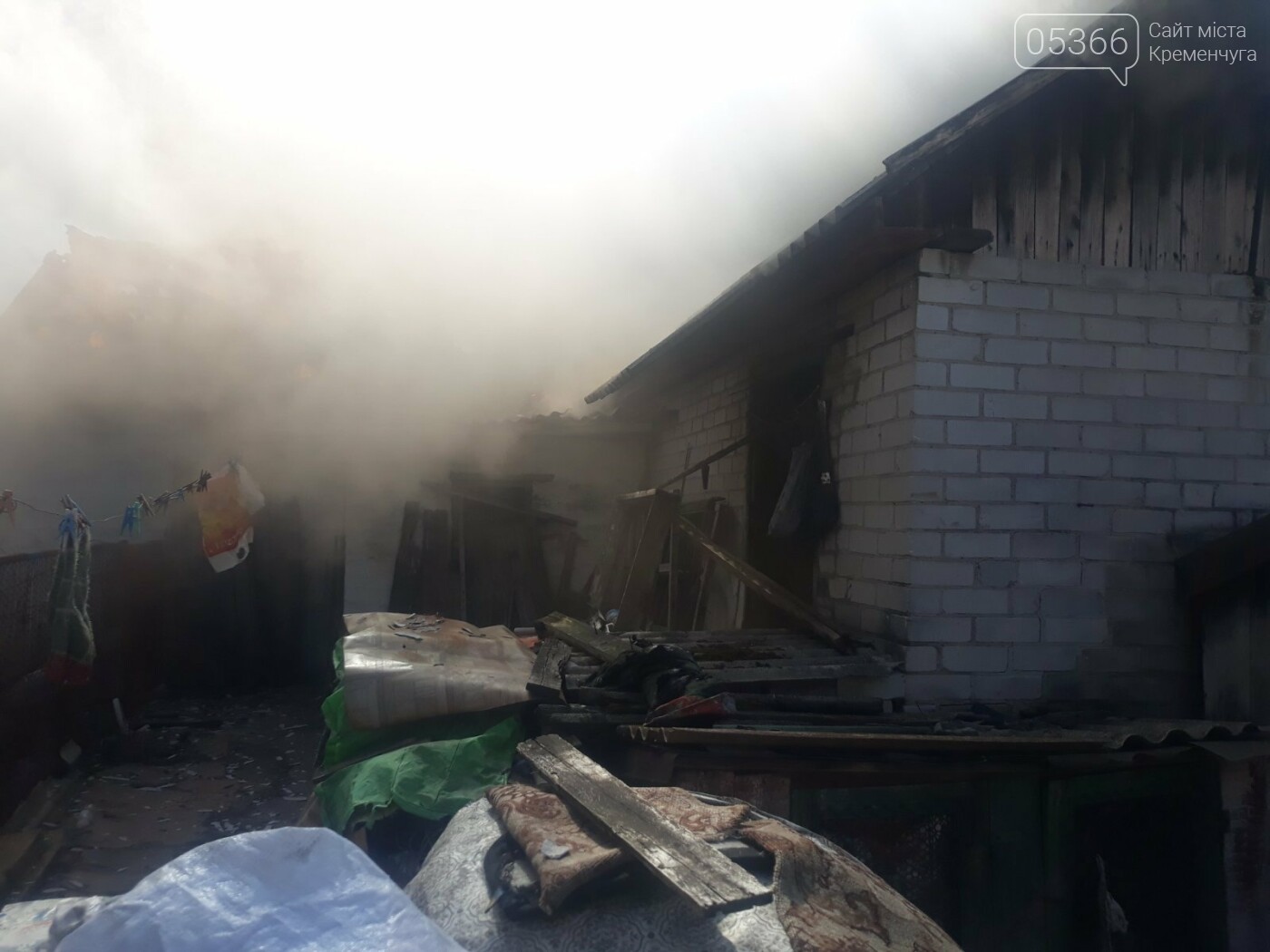 Горів сарай: кременчуцькі пожежники загасили вогонь за дві години, фото-2