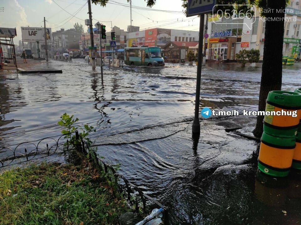 Злива у Кременчуці: соцмережі ділилися світлинами повені, фото-2