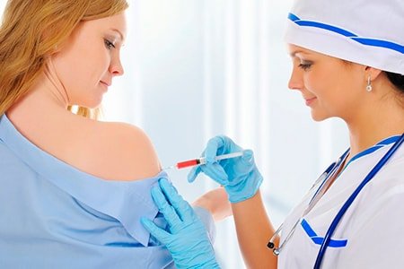 Стало відомо, скільки українців готові до вакцинації проти COVID