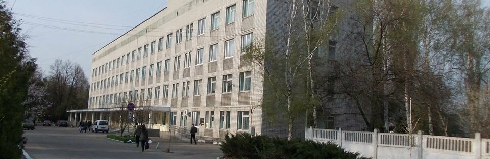 У Кременчуцькій ЦРЛ пацієнт стрибнув з 5-го поверху
