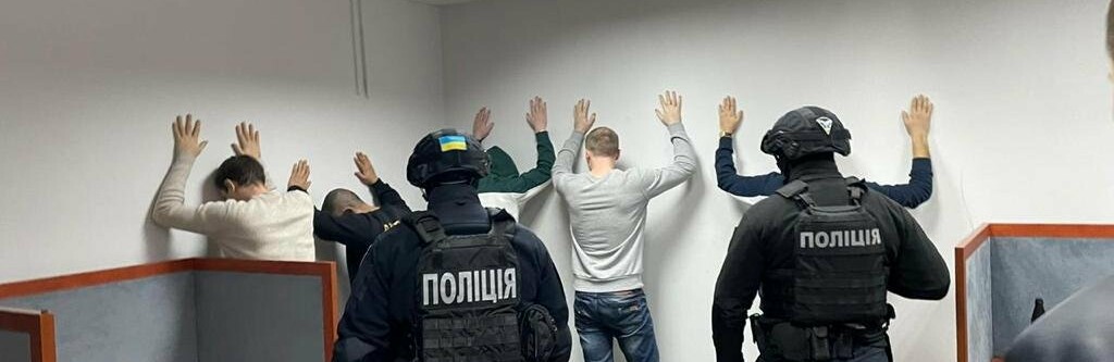 Монтували порно з позичальниками: колекторів викрили кіберполіціянти