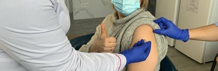 Від COVID у Кременчуці вакцинували майже півтисячі медиків