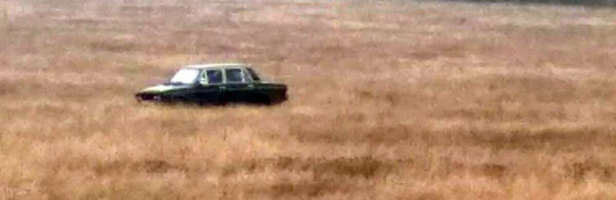 На Полтавщині чоловік хотів зірвати себе разом з автомобілем