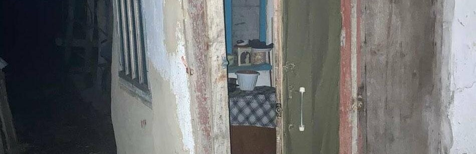 Вдарив жінку ножем та підпалив її будинок: на Полтавщині затримали чоловіка