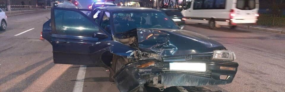 У Кременчуці нетверезий водій спричинив аварію: двох людей травмовано