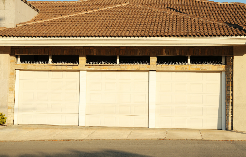 Как выбрать правильные гаражные ворота для вашего дома