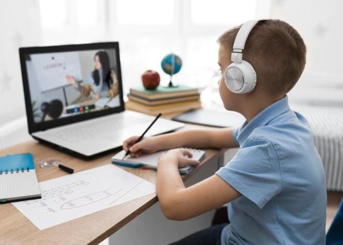 Екстернат + спорт/творчість