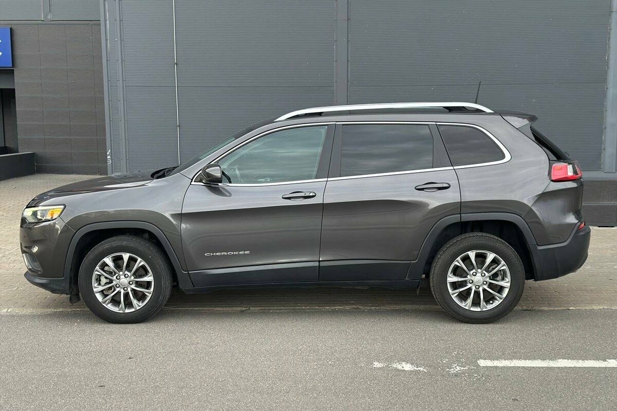 Вживані автомобілі Jeep: огляд популярних моделей для різних потреб Вживані автомобілі Jeep: огляд популярних моделей для різних потреб