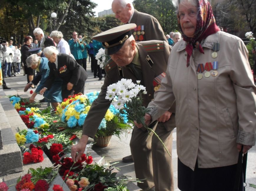 В Кременчуге поблагодарили за освобождение города в 43-ем живых и погибших воинов (ФОТО) (фото) - фото 1